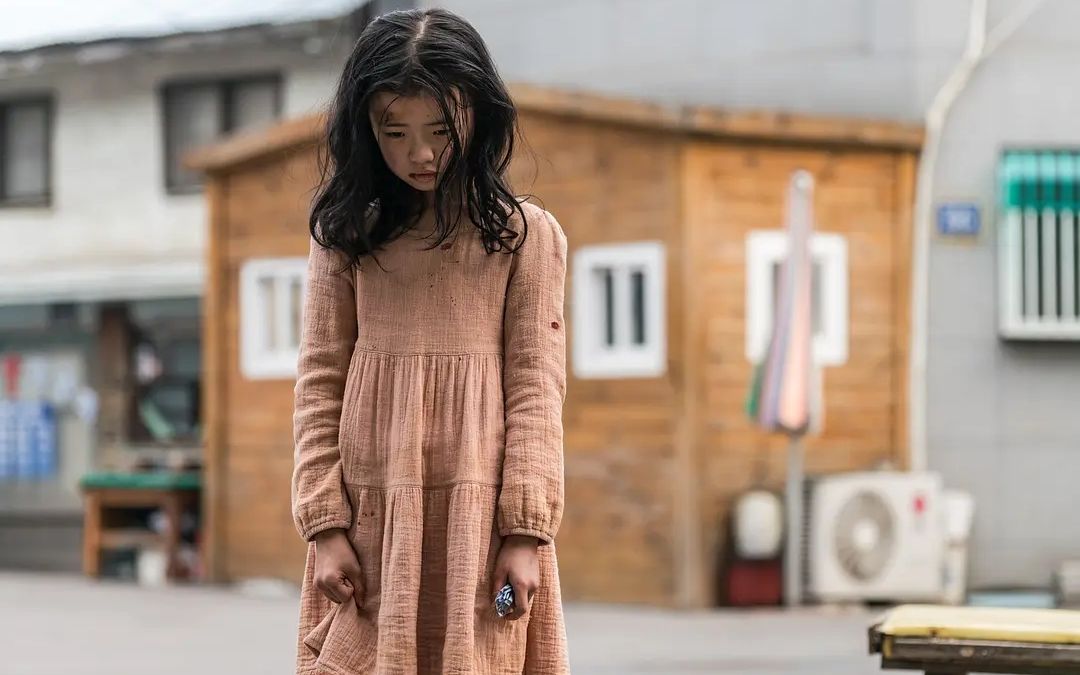 一部泯灭人性的犯罪片，韩国导演真敢拍，看到最后才了松口气