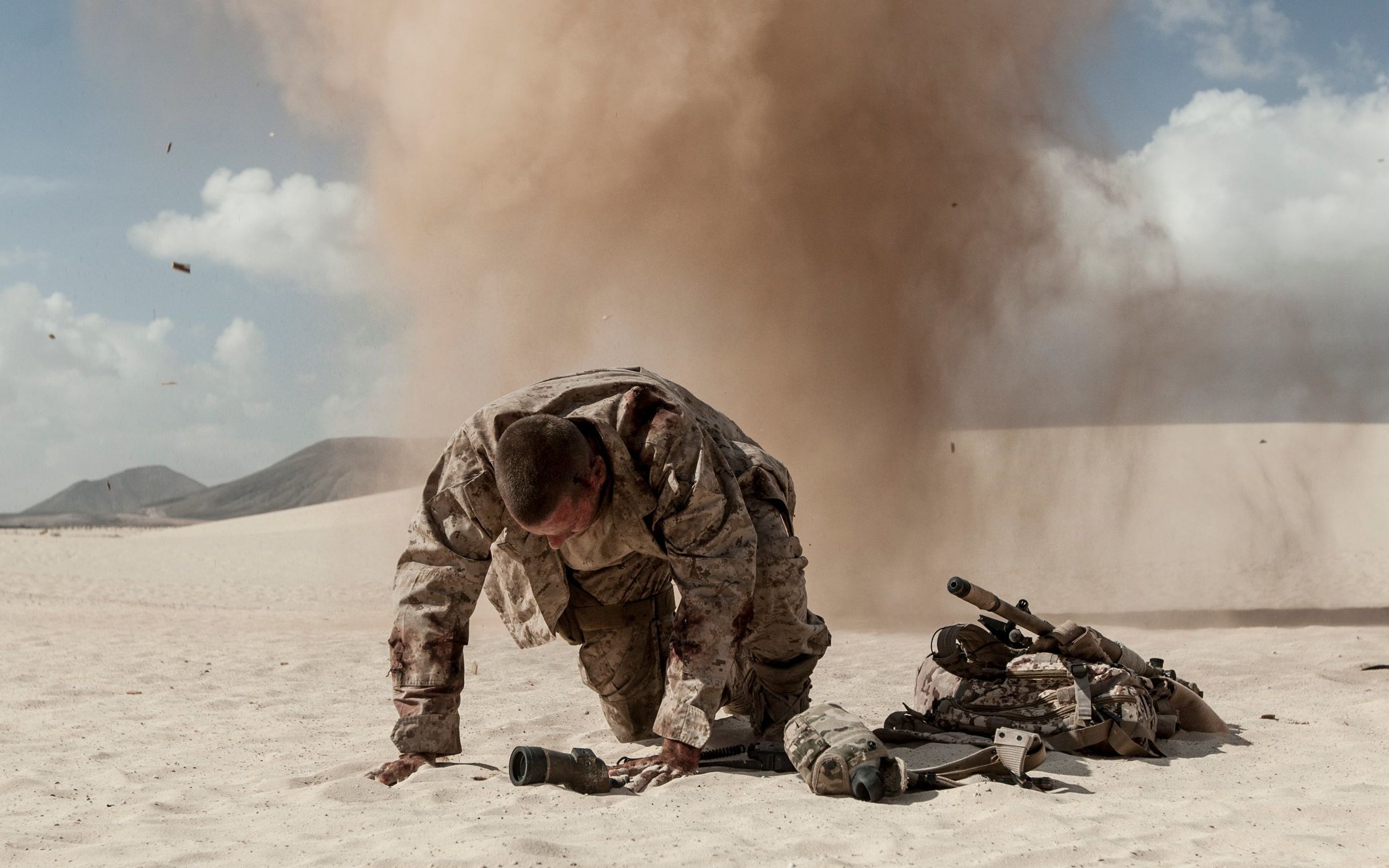 士兵一脚踩中地雷动弹不得，在荒漠极限生存60多小时，结果荒谬了