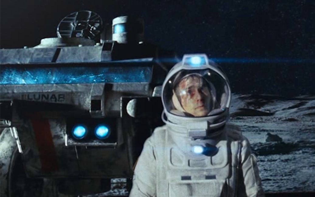 小伙在月球工作3年，就要离开时，却意外发现了另一个自己，速看英国科幻片《月球》