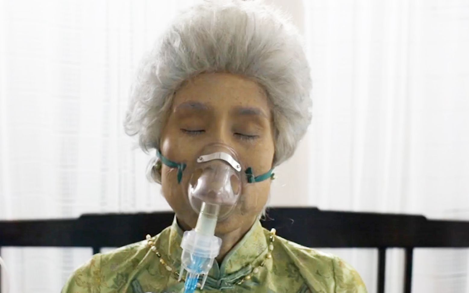 子女为了遗产撕破脸，把病床上的奶奶气得死而复生，泰国搞笑惊悚电影《奶奶》
