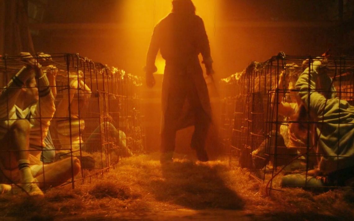 变态杀人狂专门抓捕路人，囚禁在农场里，做着人肉生意，惊悚电影《人肉农场》