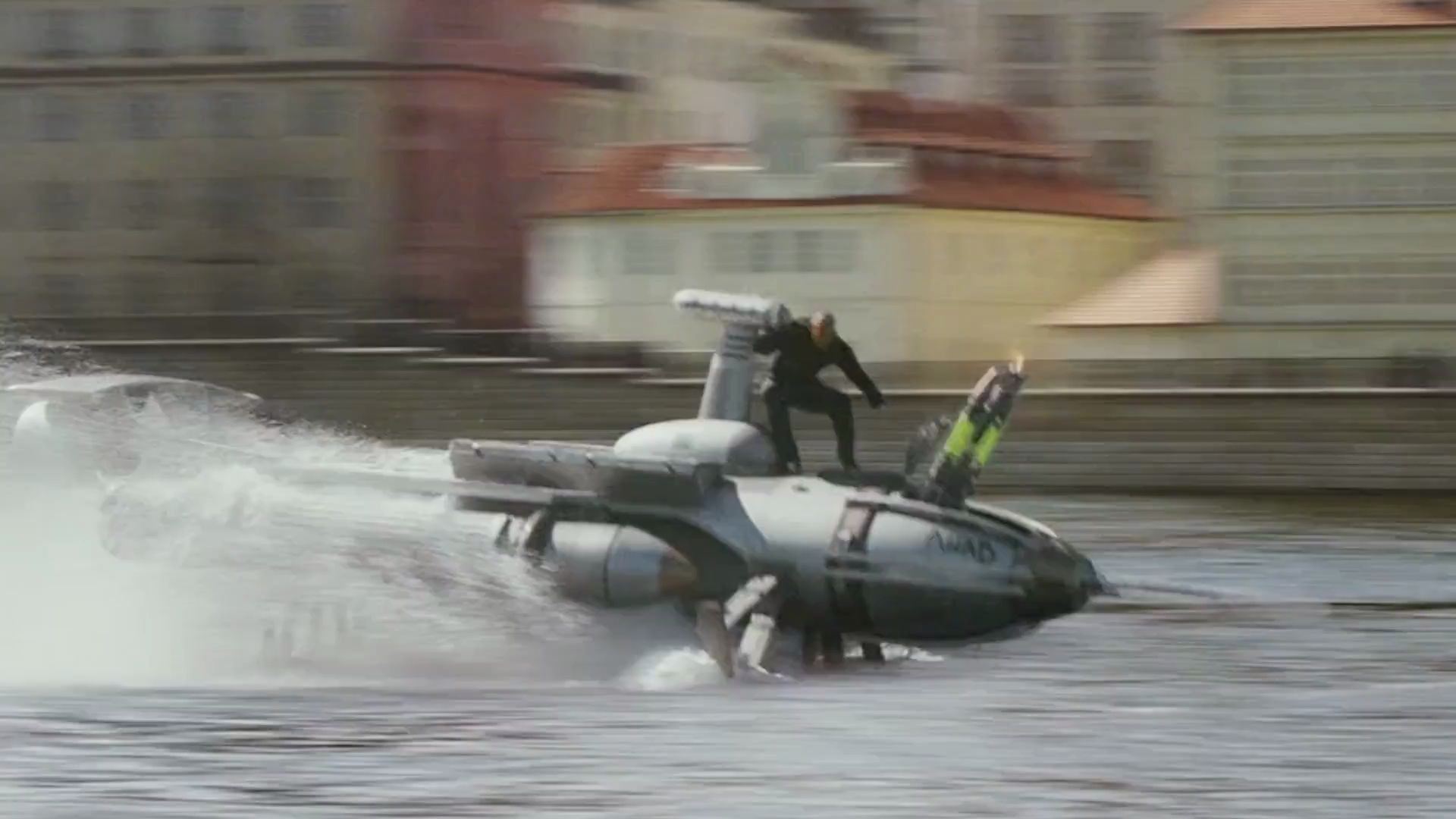 《极限特工》幕后，范迪塞尔玩转极限，驾驶摩托自枪林弹雨中狂奔